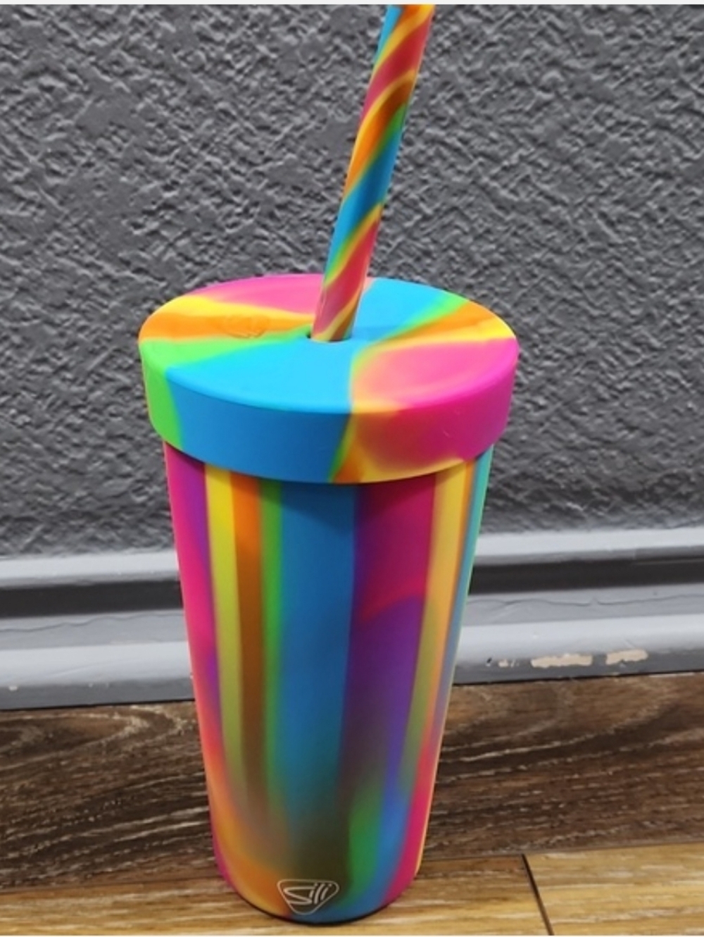 NWOT Silipint 22 oz Straw Tumbler Hippie Hops Blue Pink Yellow Lime Green Orange